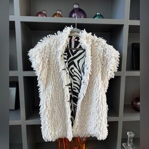 Tezuk Women's Cream Fuzzy Vest